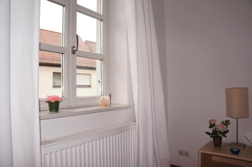 Gasthof Zur Post Neunkirchen am Brand Exterior photo